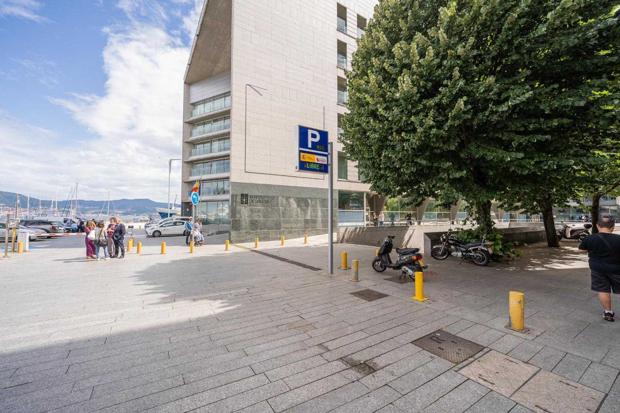 Vistas Al Nautico Y Paseo Maritimo De Vigo Exterior foto